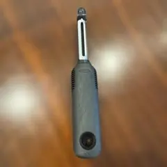 OXO オクソー　縦型　ピーラーのサムネイル