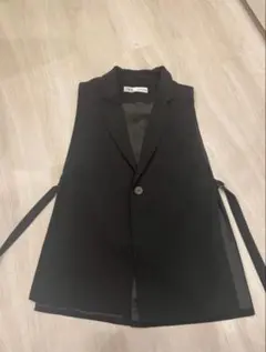 ZARA ブラック ベスト ジレのサムネイル