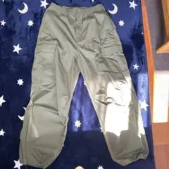 GU カーゴパンツ オリーブ色