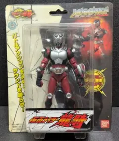 仮面ライダー　龍騎　フィギュア
