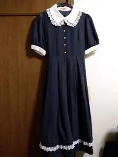 新品未使用 Amavel クラシカル 長袖 ロングワンピースのサムネイル