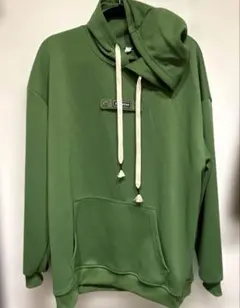 2XLサイズ　鮮やかなグリーンのパーカー　フーディー　前ポケット付き　男女兼用