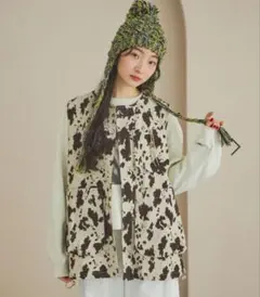 新品未使用　ボーイズシルエットポケベスト2 カウパターン