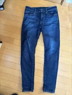 UNIQLO レギュラーフィットジーンズ サイズ31