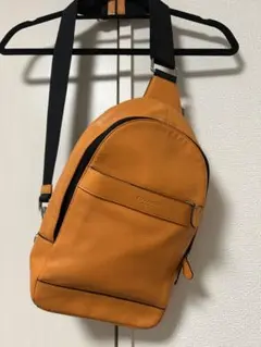COACH ボディバッグ レザー オレンジ