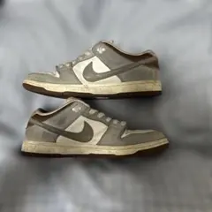Nike SB Dunk Low グレー/ホワイト