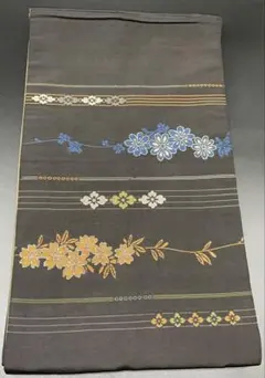 名古屋帯 洒落帯　高級　♢ 正絹　アンティーク　唐草　花柄　黒地　R395のサムネイル