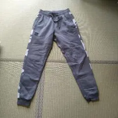 アンダーアーマーМサイズメンズ迷彩柄 グレー ジョガーパンツ