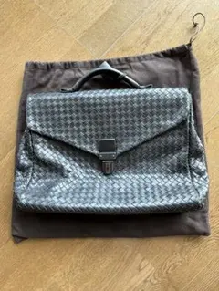 BOTTEGA VENETA イントレチャート ブリーフケース ブラック レザーのサムネイル