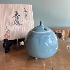 【希少・飛青磁】透かし三足香炉 袴腰 香/茶道具 骨董 10.3×高10.4cm 希少・飛青磁】透かし三足香炉 袴腰 香/茶道具 骨董 10.3×高10.4cm