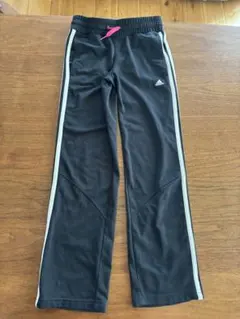 adidas ブラック ジャージパンツ 140