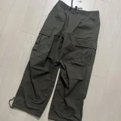 H&M ルーズフィット カーゴパンツ ダークオリーブグリーン Sサイズのサムネイル