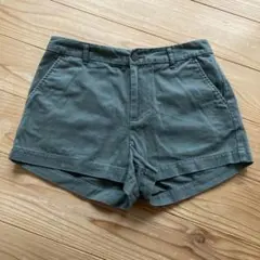 お値下げ中　FOREVER 21 オリーブグリーン カーキ　ショートパンツ