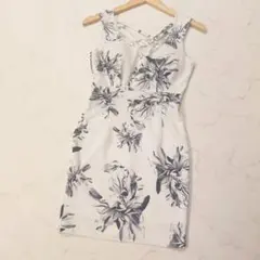 フラワー柄 デコルテクロス ビジュー タイト ミニ ドレス S ホワイト