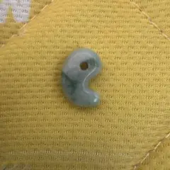 糸魚川翡翠　勾玉