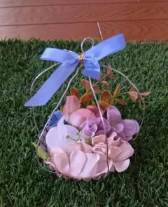 鳥かご型フラワーアレンジメント　水色リボン