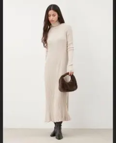 ミラオーウェン　リブタートルネック　ニットワンピース ベージュ　ラメ