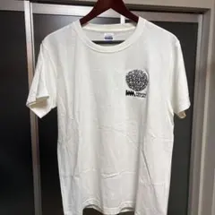 黒刺繍Tシャツ