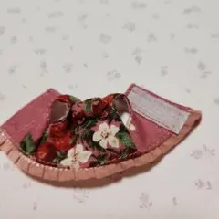 ぷちリカちゃんサイズ　ハンドメイドワンピース　いちご柄