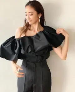 【styling/】新品未使用 ラッフルショルダートップス ブラック