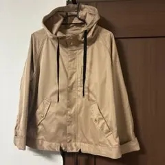 ベージュ フード付き マウンテンパーカー