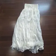 ホワイトシフォンフレアスカート