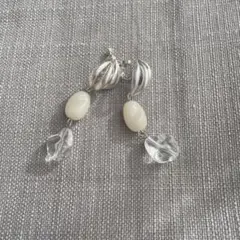シルバー ホワイト ドロップイヤリング