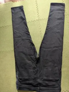 ユニクロ　ブラック ストレッチスキニーパンツ ウエスト84cm(33インチ)