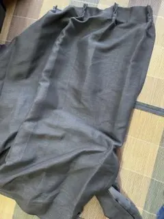グレーのポリエステル混紡カーテン