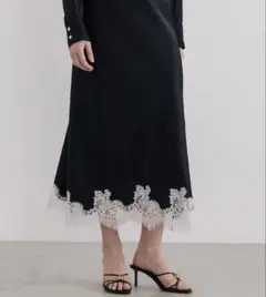 ダイアナ 新作 チェーンとスカーフで華やかに♪大人ミュール クロス