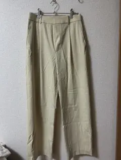 UNIQLO スラックス タックワイドパンツ ベージュ Mサイズ