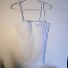 airism ユニクロ　ホワイト ストラップ キャミソール　カップ付き