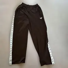 ROXY 黒 ジャージパンツ ロゴテープ付き