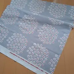 209 マリメッコ marimekko プケッティ グレー えんじ 生地 ハギレ