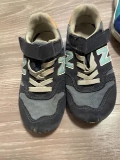 New Balance キッズスニーカー 18.5cm 黒・グレー・水色