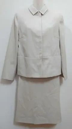 アンタイトル UNTITLED ジャケット×タイトスカートスーツ