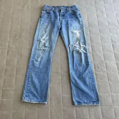 リーバイス　ダメージジーンズ