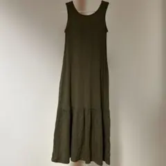 ユニクロ　カップ付　ノースリーブ　ロングワンピース