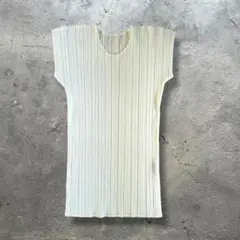 PLEATS PLEASE イッセイミヤケ ノースリーブ 3 - メルカリ