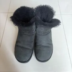 【最終値下げ】UGG ムートンブーツ ビジュー付き 23cm ブラックのサムネイル