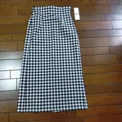 GU 黒と白のチェック タイトスカート ストレッチ　　新品未使用