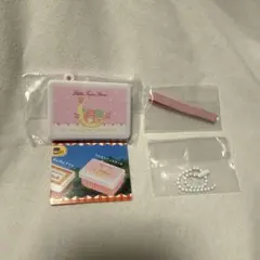 サンリオキャラクターズ ミニランチBOXキーホルダー　（リトルツインスターズ）
