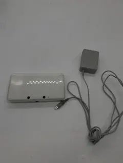 ニンテンドー3DS アイスホワイト 動作確認済み 充電器付き 本体 任天堂