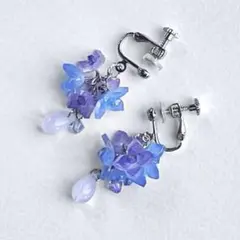 紫陽花(ブルー系)のイヤリング
