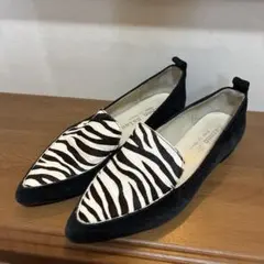 Carmen Salas ゼブラ柄ローファー
