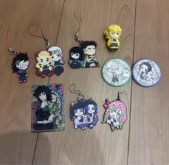 鬼滅の刃　ラバーチャーム　缶バッジ　カード　セット