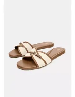 ZARA バックル付きフラットサンダル