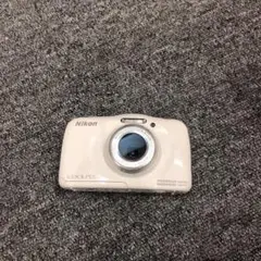 ★ニコン Nikon COOLPIX S33 ホワイト 箱付 防水 コンデジ ★ Amazon | Nikon デジタルカメラ S33 防水 1317万画素 S33