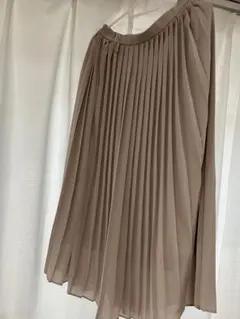 ユニクロプリーツスカート ライトベージュ