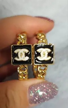 CHANEL 　ノベルティ　ゴールド ブラック フープピアス